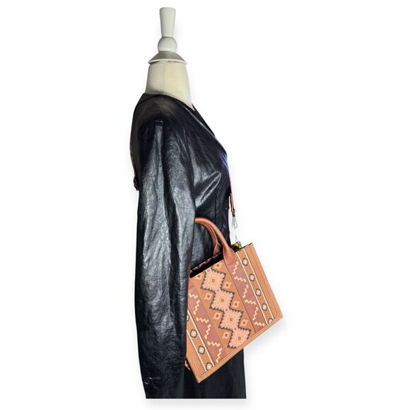Wrangler Brown Crossbody Bag Boho Western Tote Adjustable Strap BNWT - Picture 11 of 11